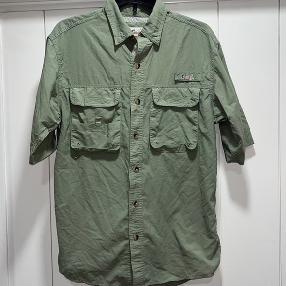 World Wide Sportsman Small. Short Sleeve Vented Fishing Shirt Olive Green. EUC - Picture 1 of 4